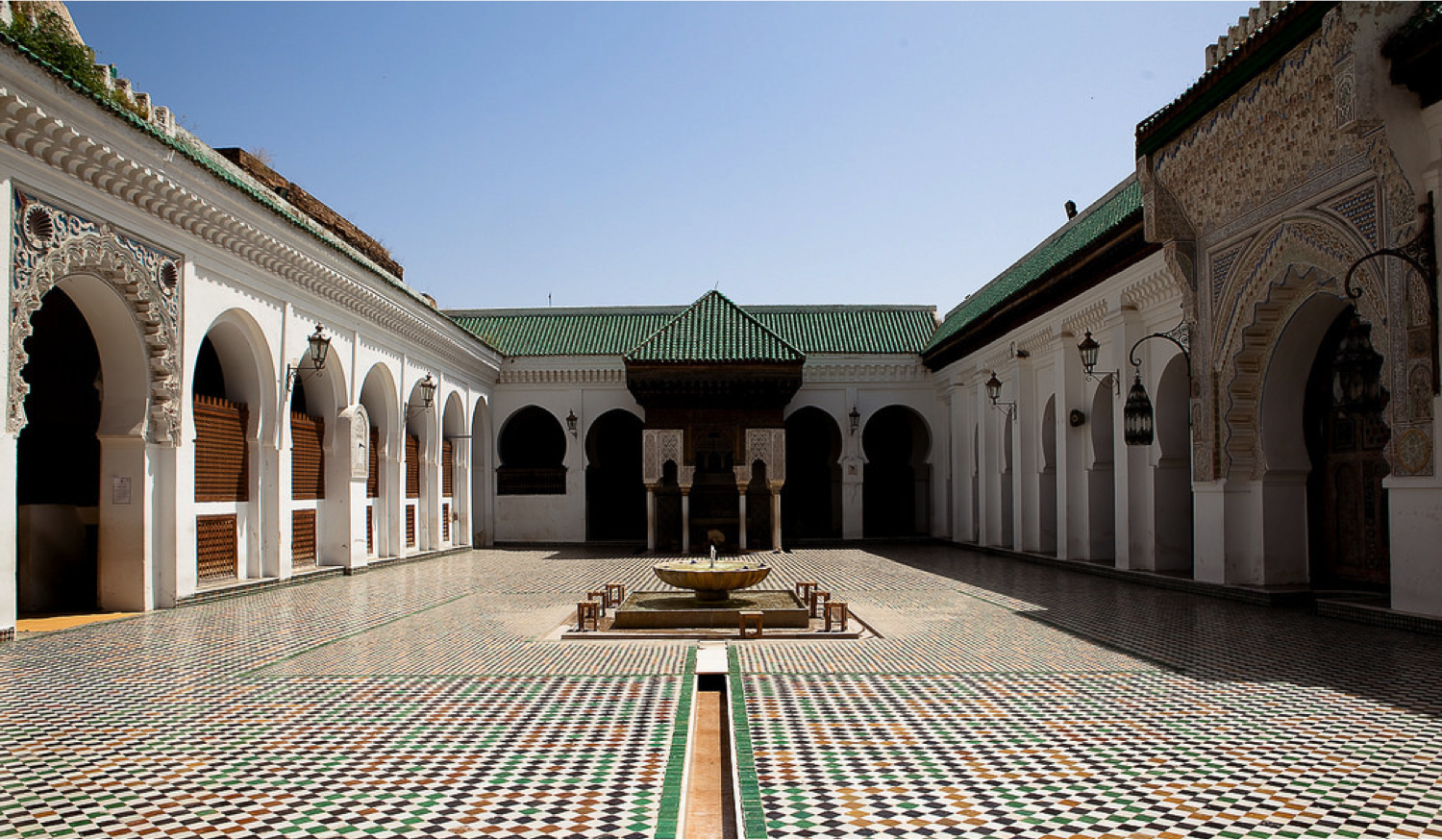 Каравин. Университет Аль-Карауин в Фесе. Аль-Карауин, Марокко. Университет в Фесе Марокко. Мечеть Аль Карауин в Фесе.